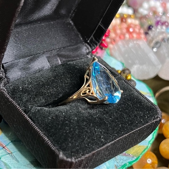 Antique 13 Carat Blue Topaz 10k Gold Ring💙 - Picture 4 of 8